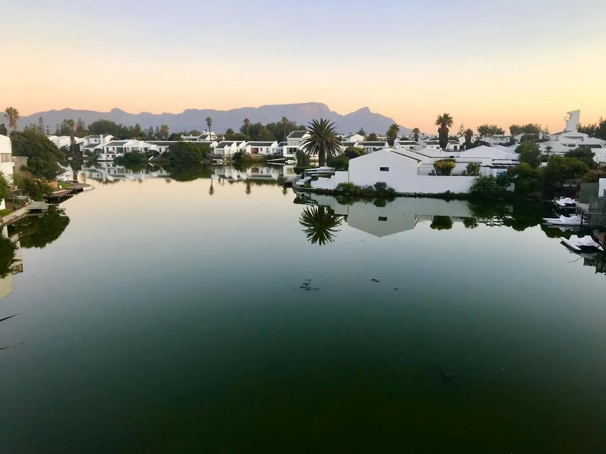 Admiralty Bed & Breakfast Bed & Breakfast Muizenberg South Africa