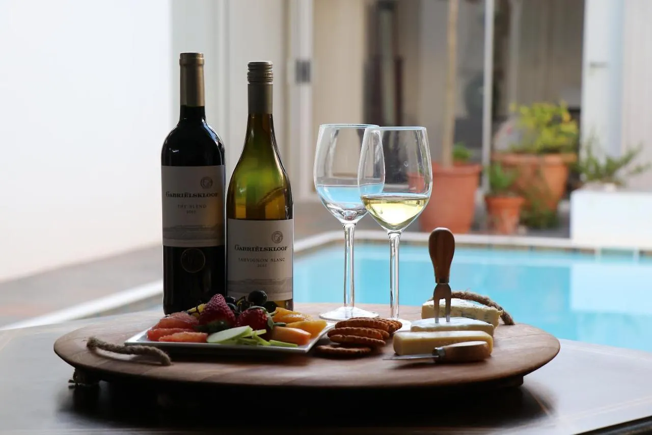 Admiralty Bed & Breakfast Muizenberg 3*,