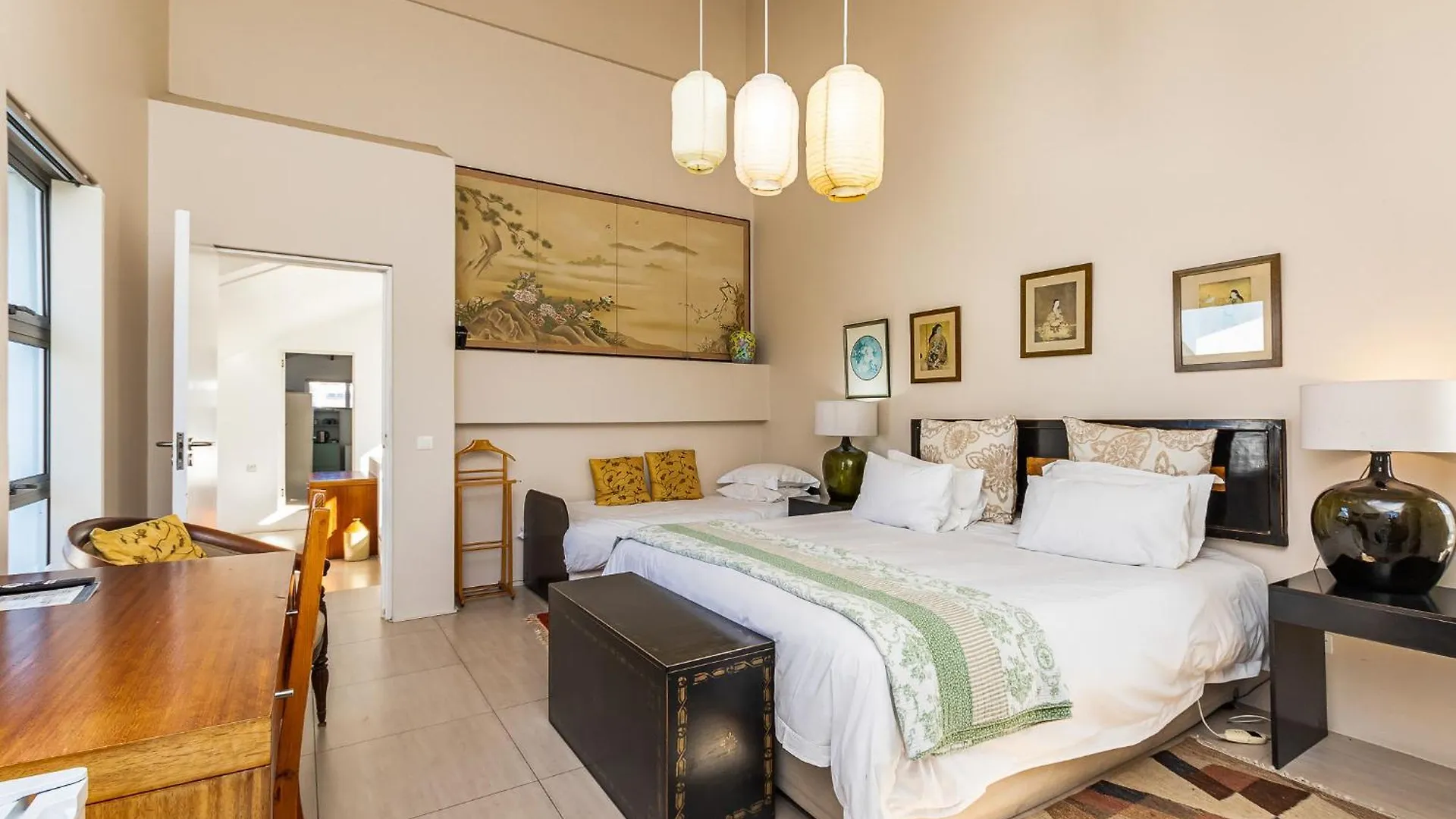 Admiralty Bed & Breakfast Bed & Breakfast Muizenberg