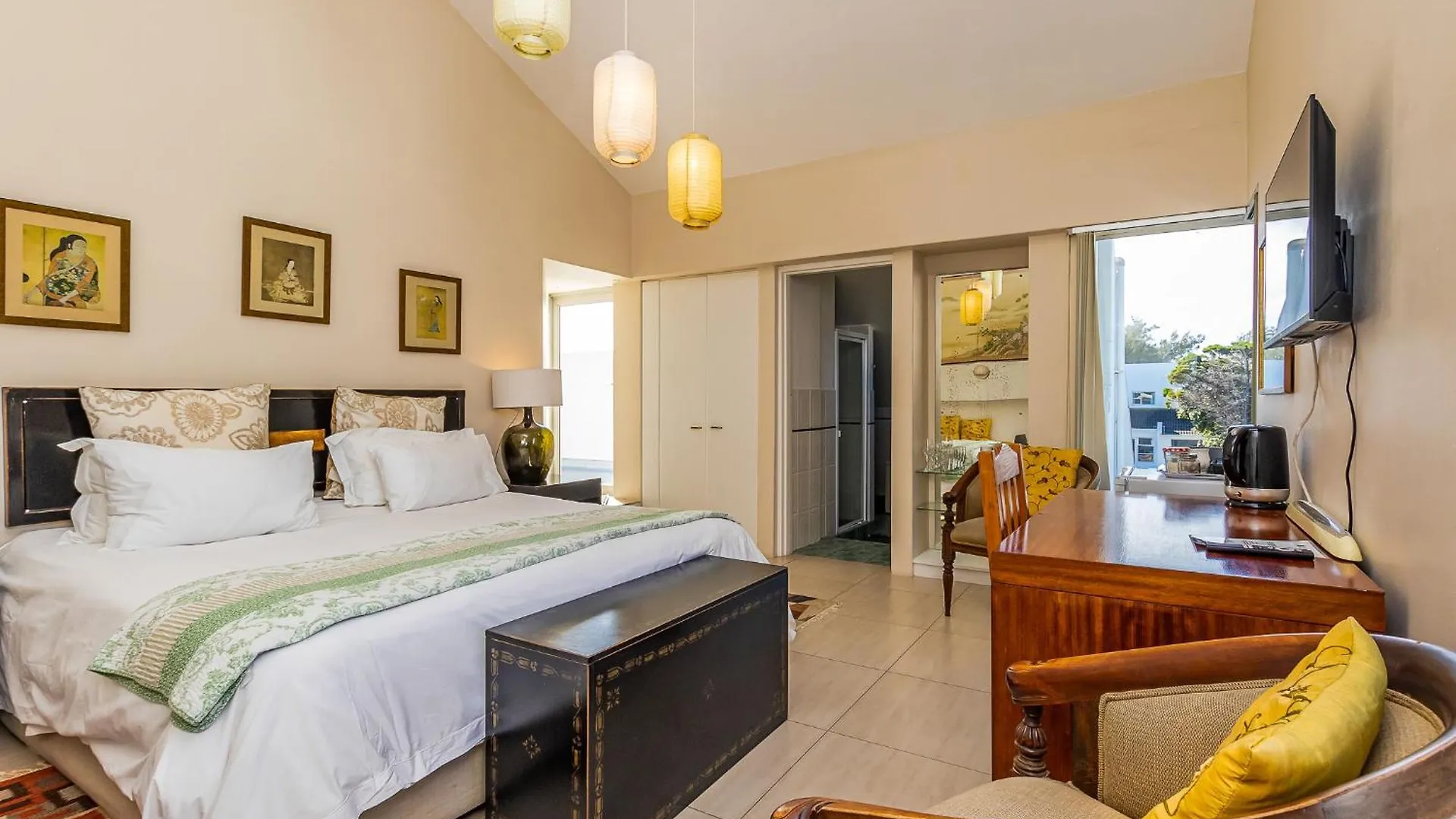 Admiralty Bed & Breakfast Bed & Breakfast Muizenberg