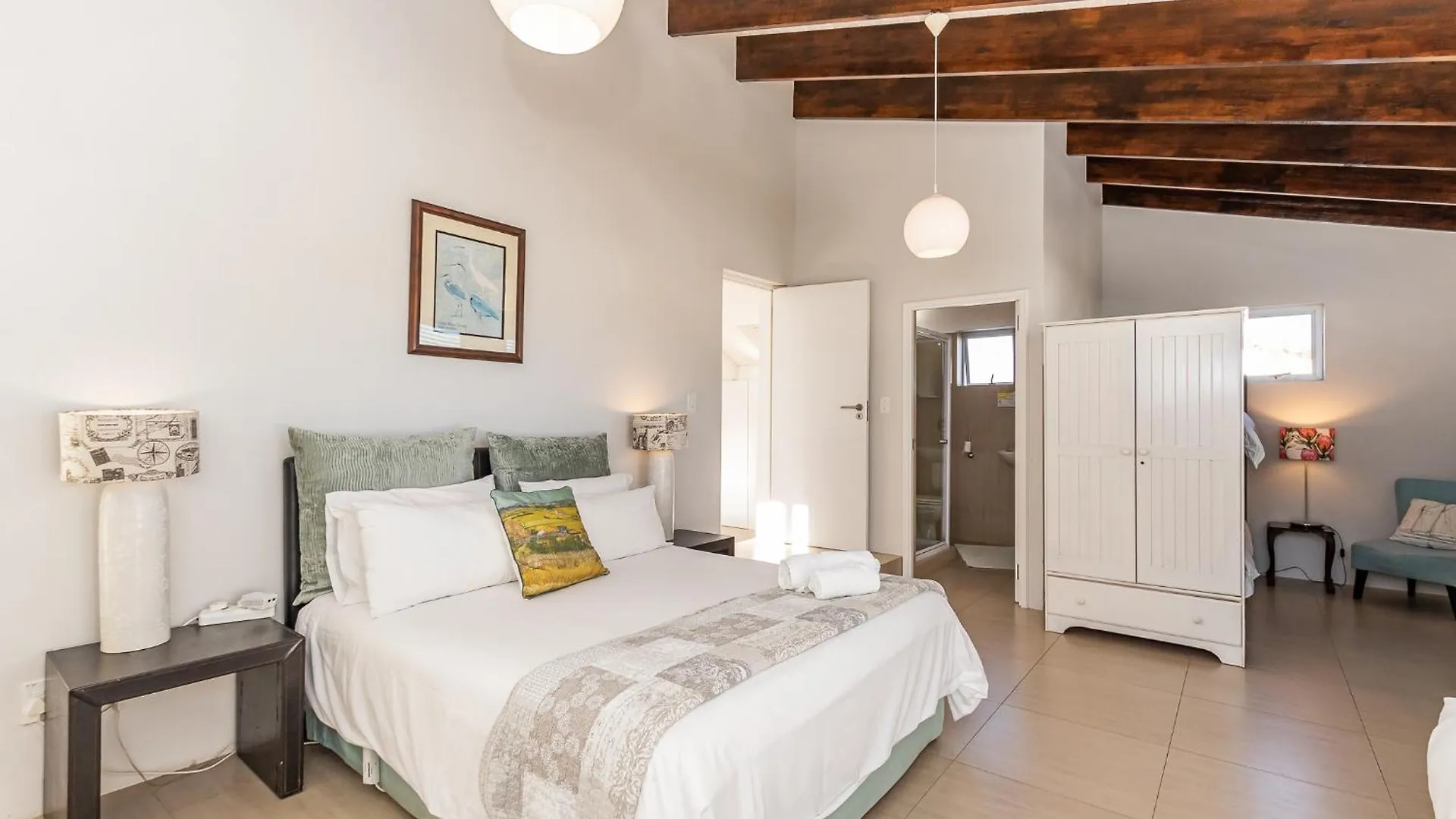 Admiralty Bed & Breakfast Bed & Breakfast Muizenberg