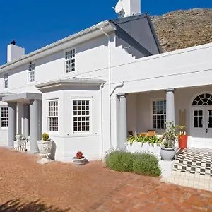 Guest house Capeblue Manor House