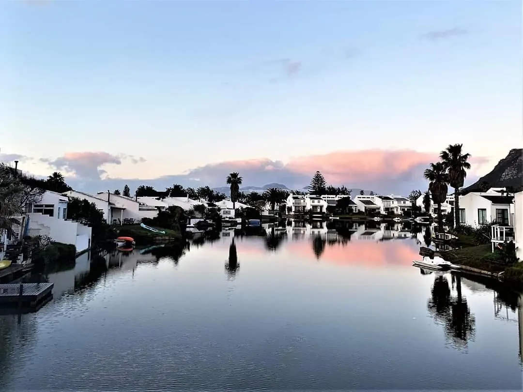 Admiralty Bed & Breakfast Muizenberg