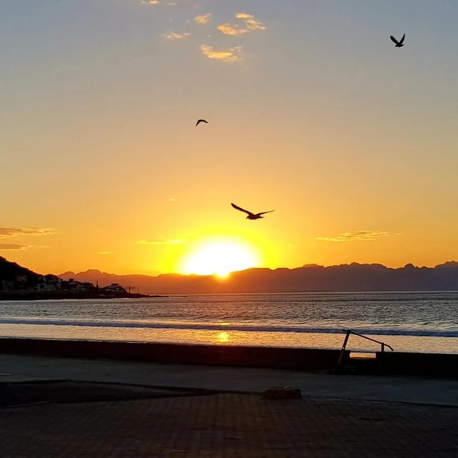 Admiralty Bed & Breakfast Muizenberg